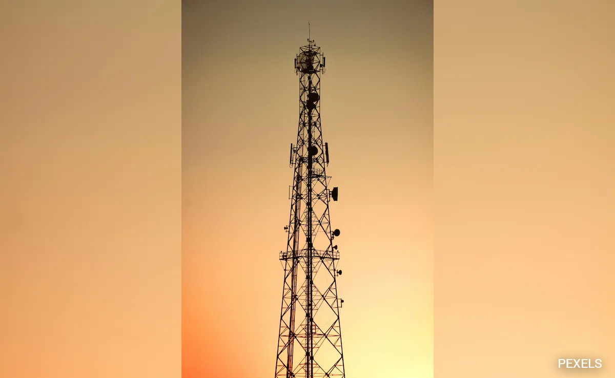 Jammu Man Climbs Phone Tower After Exclusion From Shop Allotment Process