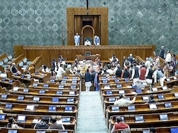 संसद का शीतकालीन सत्र: वंदे मातरम् की गूंज, मणिपुर पर चर्चा की मांग के बीच  प्राइवेट मेंबर बिल की खूब चर्चा