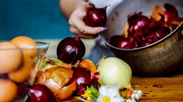 Raw Onions Health Benefits: Is Consuming Pyaaz Beneficial For Diabetes?