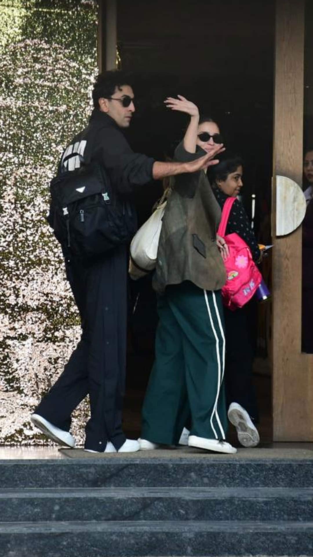 Ranbir Kapoor Flaunts Clean-Shaven Look As He Jets Off With Alia Bhatt For New Year Vacay