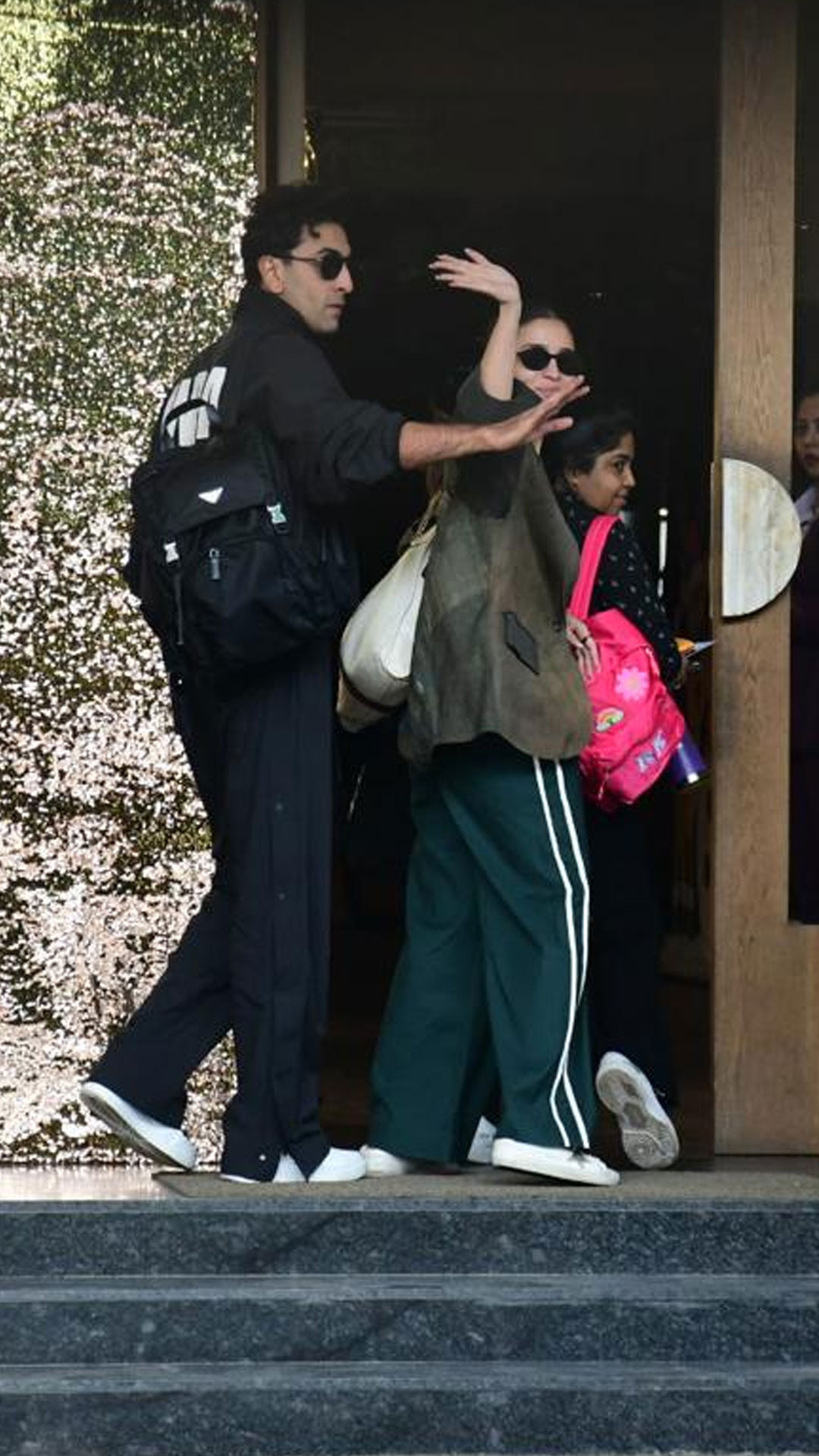 Ranbir Kapoor Flaunts Clean-Shaven Look As He Jets Off With Alia Bhatt For New Year Vacay