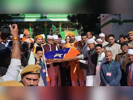 "अजमेर शरीफ में हर मन्&zwj;नत होती है पूरी", जानें चादर चढ़ाते समय क&zwj;िरेन र&zwj;िज&zwj;िजू ने क्&zwj;या मांगी दुआ