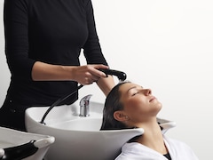 Easy Hacks For Hair Washing Without Getting A Cold During Winters