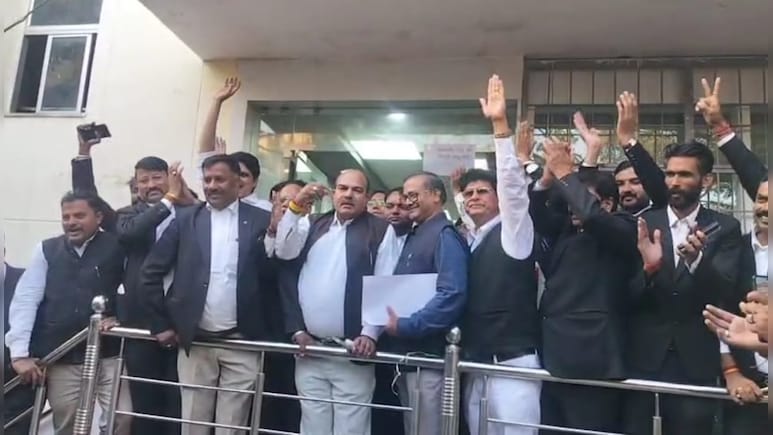 जयपुर: पहले की तरह जारी रहेगी सासाइटी पट्टों की रजिस्ट्री, वकीलों से वार्ता के बाद DIG देवेंद्र जैन का बड़ा ऐलान