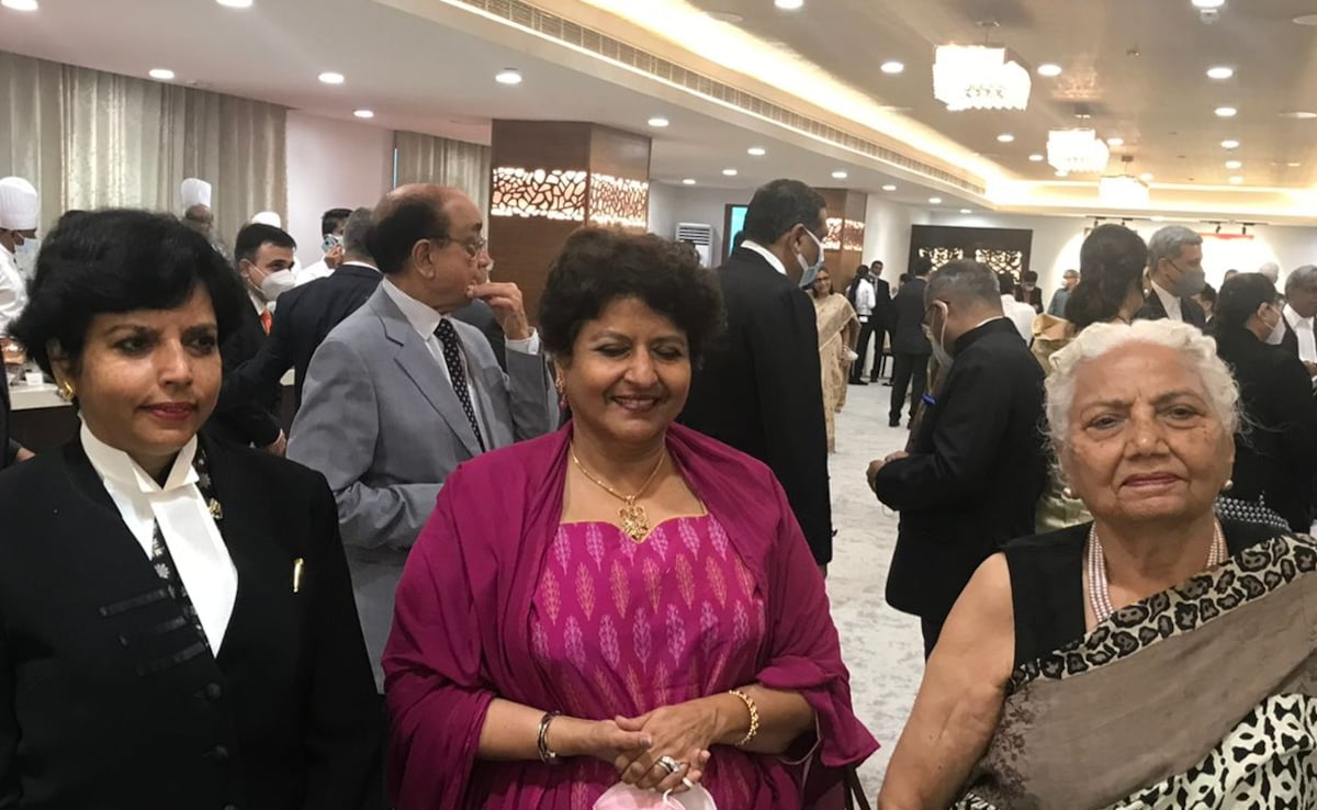 दो बहनों की मां के लिए अनूठी श्रद्धांजलि- एक सुप्रीम कोर्ट की पूर्व जज 