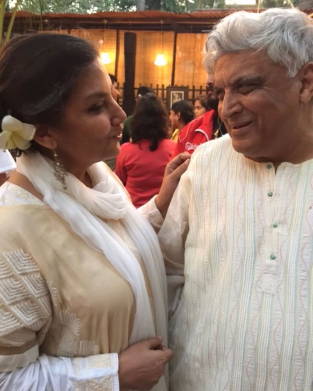 Shabana Azmi And Javed Akhtar Can't Take Eyes Off Each Other In 41st Wedding Anniversary Post