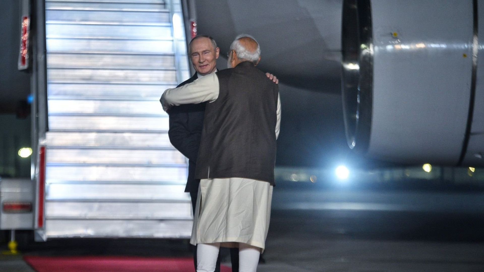 ओबामा से पुतिन तक, वे 7 मौके जब PM मोदी ने प्रोटोकॉल तोड़कर वर्ल्ड लीडर्स का एयरपोर्ट पर खुद स्वागत किया