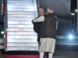 ओबामा से पुतिन तक, वे 7 मौके जब PM मोदी ने प्रोटोकॉल तोड़कर वर्ल्ड लीडर्स का एयरपोर्ट पर खुद स्वागत किया