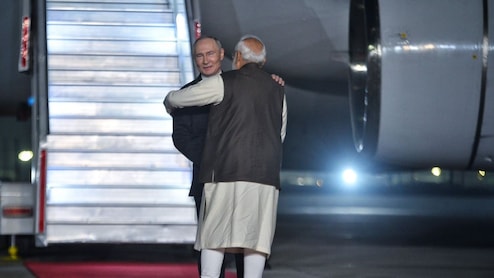 ओबामा से पुतिन तक, वे 7 मौके जब PM मोदी ने प्रोटोकॉल तोड़कर वर्ल्ड लीडर्स का एयरपोर्ट पर खुद स्वागत किया