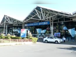 इंदौर एयरपोर्ट पर IndiGo संकट जारी! मंगलवार को 13 फ्लाइट रद्द, यात्रियों की बढ़ी परेशानी