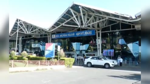 इंदौर एयरपोर्ट पर IndiGo संकट जारी! मंगलवार को 13 फ्लाइट रद्द, यात्रियों की बढ़ी परेशानी