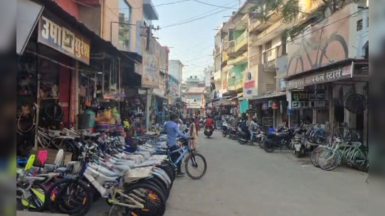 बलौदा बाजार में पुलिस चेकिंग, वसूली और सुविधाओं की कमी से भड़के व्यापारी, मंत्री को द&zwj;िया ज्ञापन