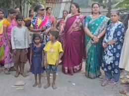 Dombivli News : 'तुम्ही घर सोडा, नाहीतर सोडणार नाही'; डोंबिवलीत 90 वर्षांच्या आजीबाईंना भूमाफियांची धमकी