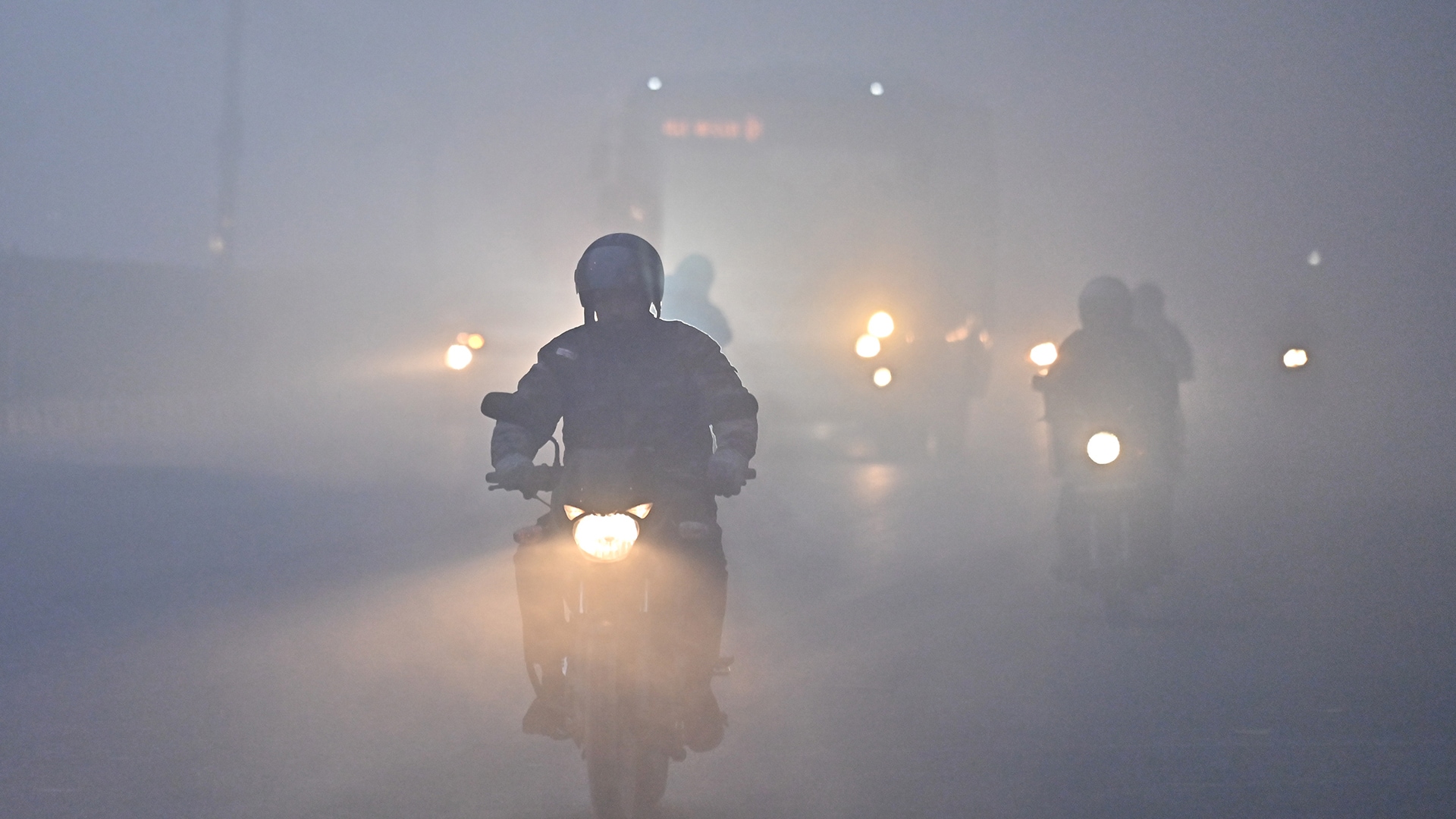 Severe Cold Wave, Dense Fog Blanket Delhi-NCR