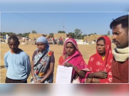 बिना लोन लिए कर्जदार महिलाएं, जिसने ठगा उसने लगा ली फांसी, अब पीड़िताओं पर अदालत में हाजिर होने का दबाव