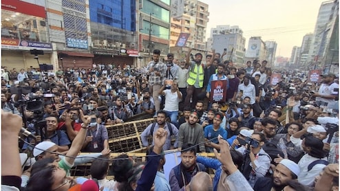 बांग्लादेश में क्यों बंद हुए भारतीय वीजा सेंटर? ढाका यूनिवर्सिटी के उस चेहरे की कहानी, जिसने दूतावास तक बढ़ाया उपद्रव