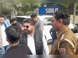 कांग्रेस कार्यकर्ताओं और पुलिस में बहस, 'अरावली बचाओ' रैली के दौरान डीजे बंद करने पर विवाद