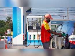 'No PUC, No Fuel' ने बढ़ाई टेंशन, दिल्&zwj;ली में पेट्रोल पंप डीलर्स ने मांगी मोहलत, कहा- तेल भरें कि सर्टिफिकेट चेक करें