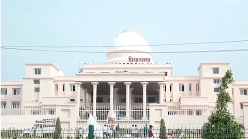 छत्तीसगढ़ विधानसभा का शीतकालीन सत्र आज से शुरू, कांग्रेस ने पहले दिन सत्र का किया बहिष्कार, दूसरे दिन से हंगामे के आसार