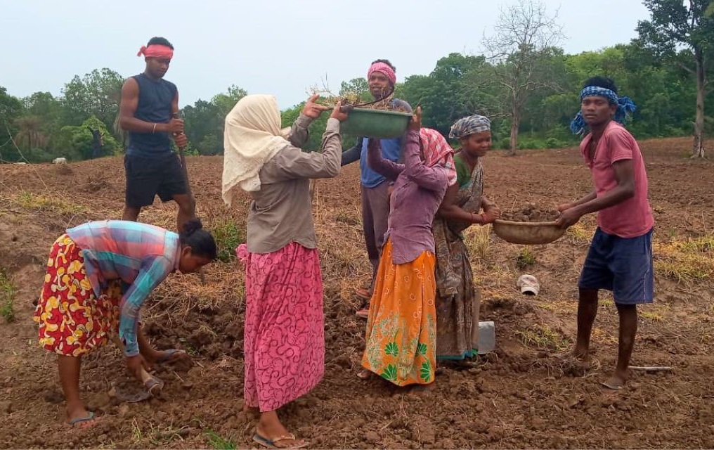 मनरेगा पर आए नए बिल पर क्यों मचा है बवाल?  एकजुट विपक्ष का हल्लाबोल, सरकार ने कही ये बात