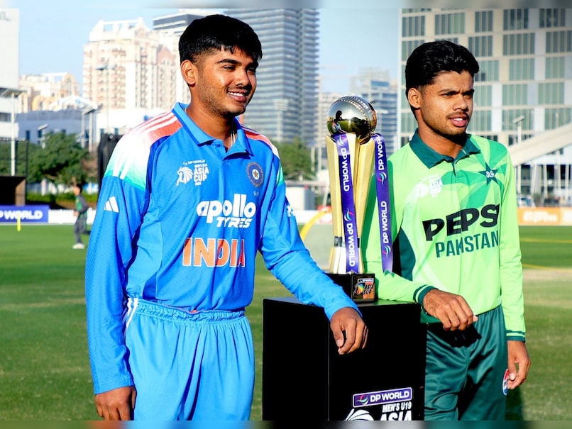India vs Pakistan LIVE Score, U19 Asia Cup 2025 Final: India Worried As 14-Year-Old Vaibhav Suryavanshi Calls For Medical Help; Sameer Minhas Slams 50