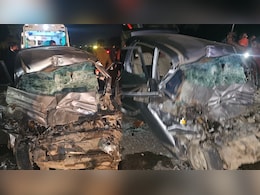 Chhatarpur Accident: ट्रक-कार टक्कर में 5 की मौत, रास्ते से गुजर रहीं IG हिमानी खन्ना ने किया रेस्क्यू