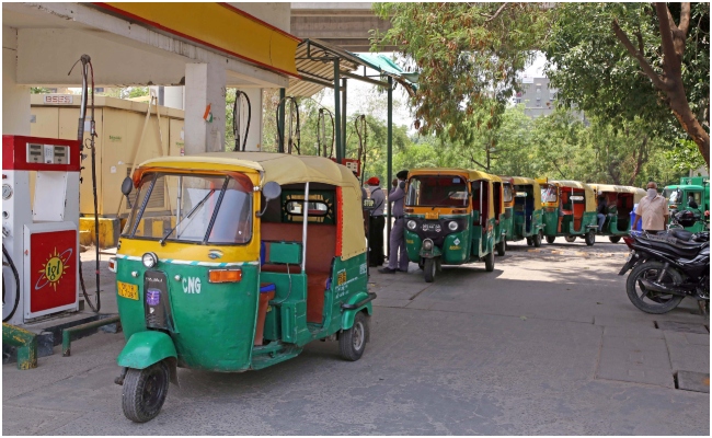 CNG और PNG रेट 1 जनवरी से घटेंगे, नए साल में मिल सकता है आम आदमी को तोहफा
