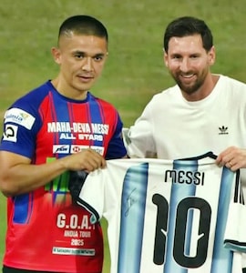 Sunil Chhetris Heartfelt Words Of Respect After Meeting Lionel Messi: "His Art Is My Antidote"