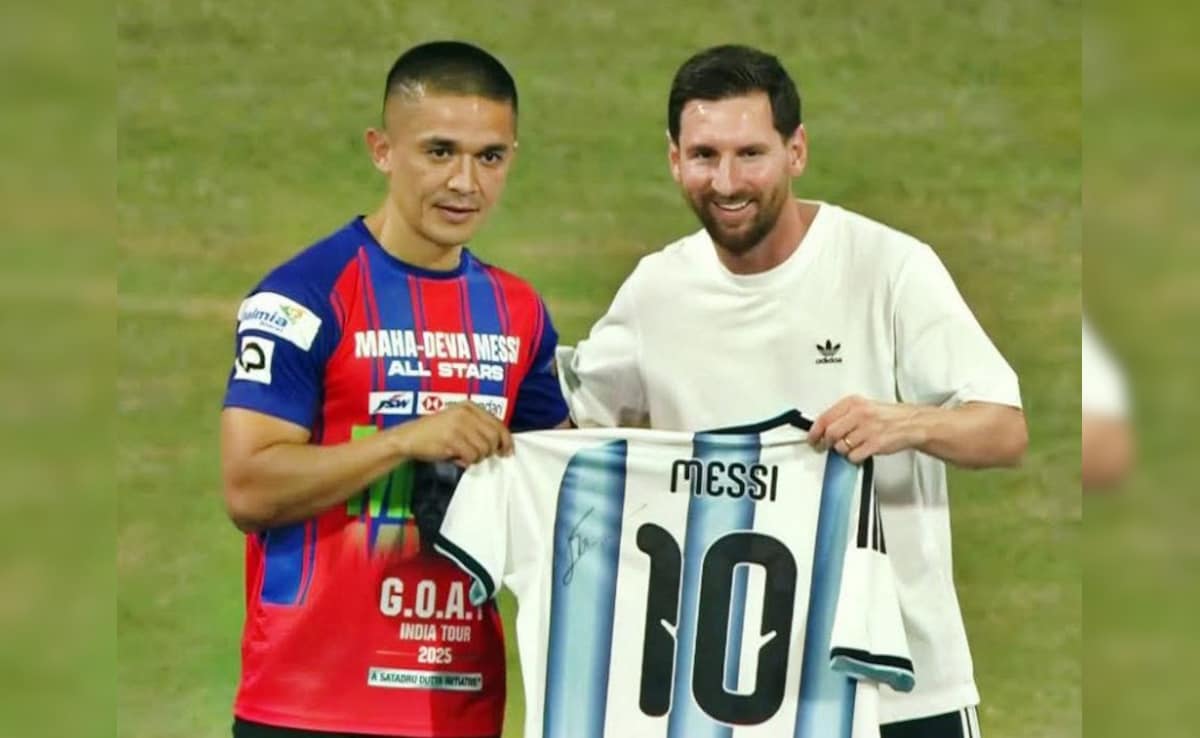 Sunil Chhetris Heartfelt Words Of Respect After Meeting Lionel Messi: "His Art Is My Antidote"