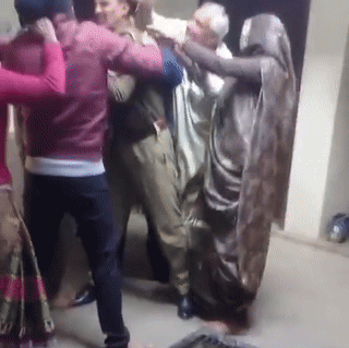 दौसा: पारिवारिक झगड़े में पुलिसकर्मी को जड़ दिए चांटे, शांति भंग और राजकीय कार्य में केस दर्ज; दो गिरफ्तार