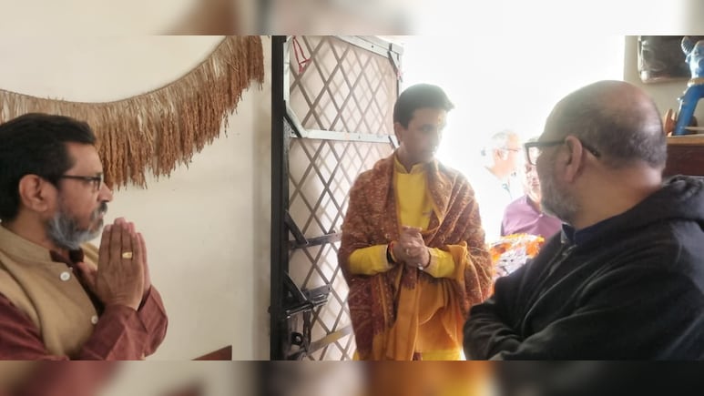 विनोद कुमार शुक्ल का थोड़ी देर में होगा अंतिम संस्कार, CM साय ने दिया कंधा, कुमार विश्वास सहित कई लोग पहुंचे