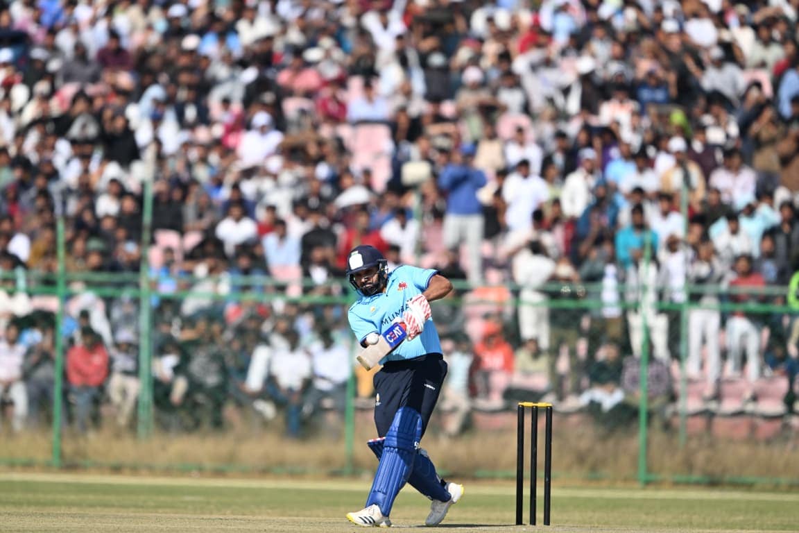 SMS में रोहित शर्मा के लिए जुटी इंटरनेशनल मैच जैसी भीड़.