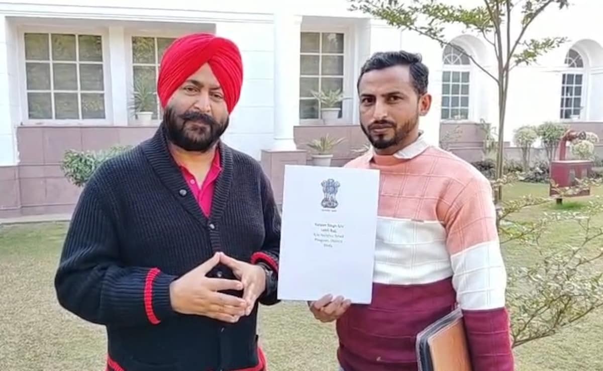 Goli For Terrorists, Jobs For Victims: J&K Lt Governor Issues Appointment Letters