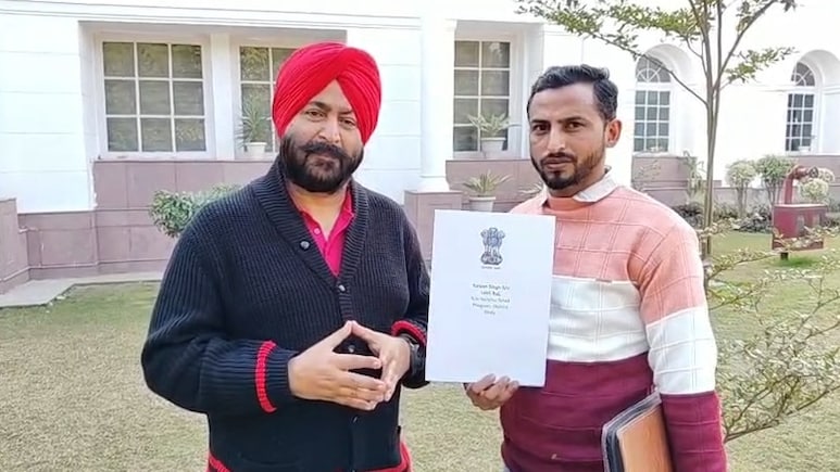 <i>Goli</i> For Terrorists, Jobs For Victims: J&K Lt Governor Issues Appointment Letters