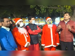 AAP का आरोप- दिल्ली के प्रदूषण से सेंटा हुए बीमार, सिरसा बोले- गंदी राजनीति बंद करें केजरीवाल