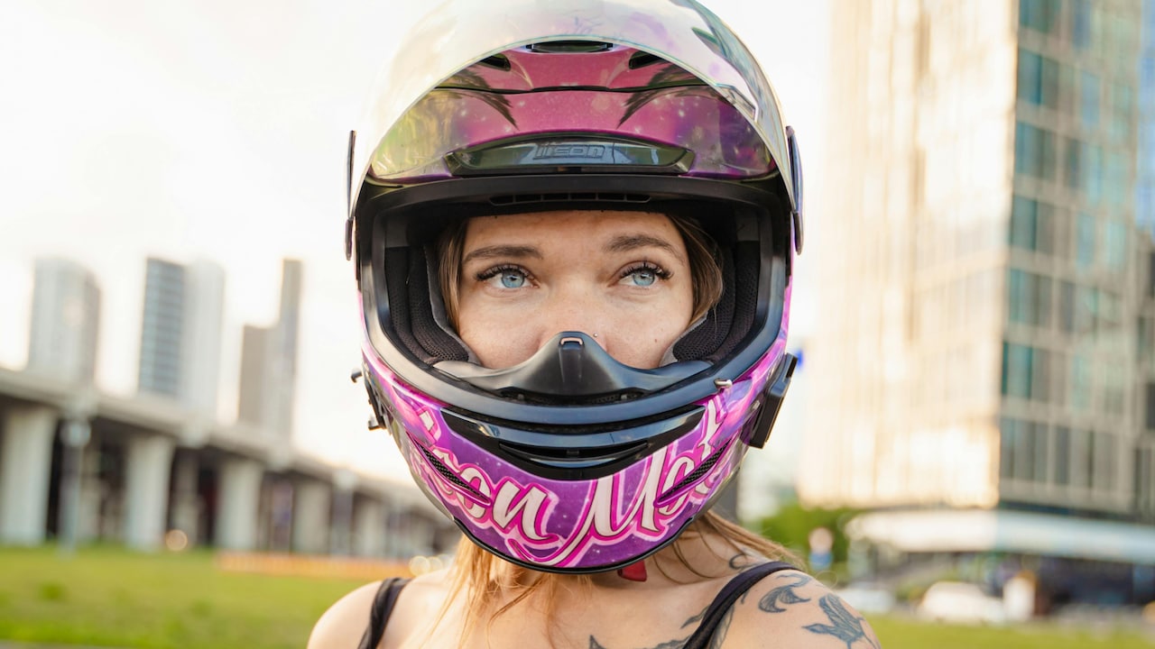 How Helmet Weight Impacts Neck Pain: Science, Safety & Smart Choices How Helmet Weight Impacts Neck Pain: Science, Safety & Smart Choices