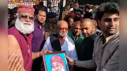 ओशो की जन्म स्थली पहुंचे मुरारी बापू, पूजा-अर्चना कर लगाया ध्यान; बताया OSHO नाम का असली मतलब