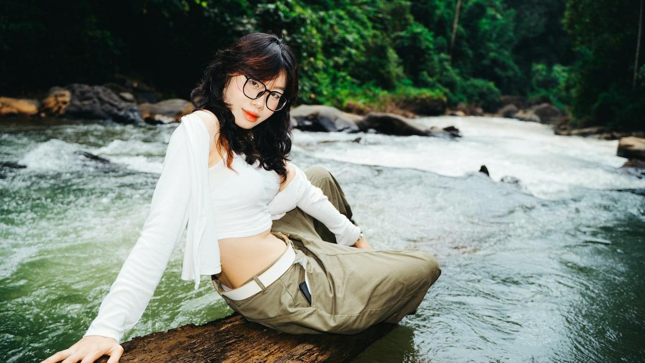 5 Reasons High-Waist Cargos Feel More Wearable Than Low-Rise Styles