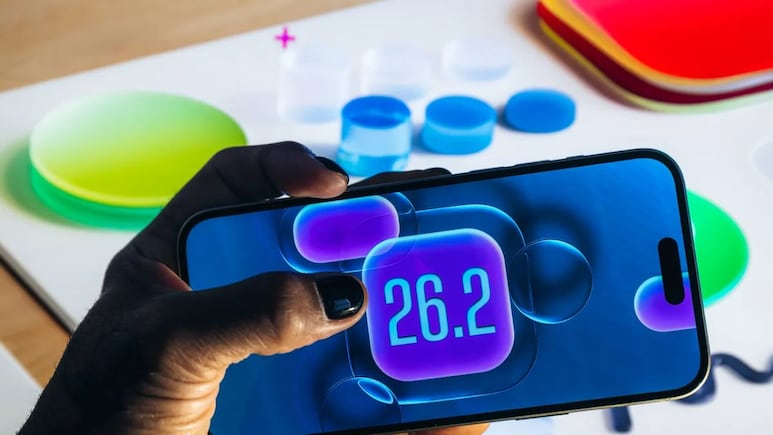 Apple iOS 26.2: अब बिना छुए चलेगा फोन, आईफोन के इस नए अपडेट ने मचा दी धूम