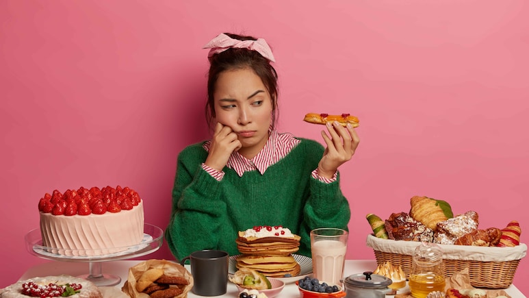 Stress Vs Comfort Snacks: Nutritionist Suggests 5 Healthy Swaps To Retrain Your Taste