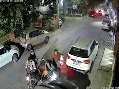Video: Women Thwart Snatching Attempt In Punjab, Chase Away Robbers On Bike