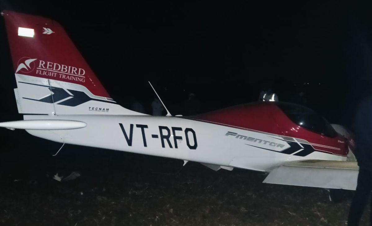 MP के सिवनी में ट्रेनी विमान क्रैश, हाई वोल्टेज लाइन से टकराने के बाद हुआ हादसा, कई गांवों की बिजली गुल