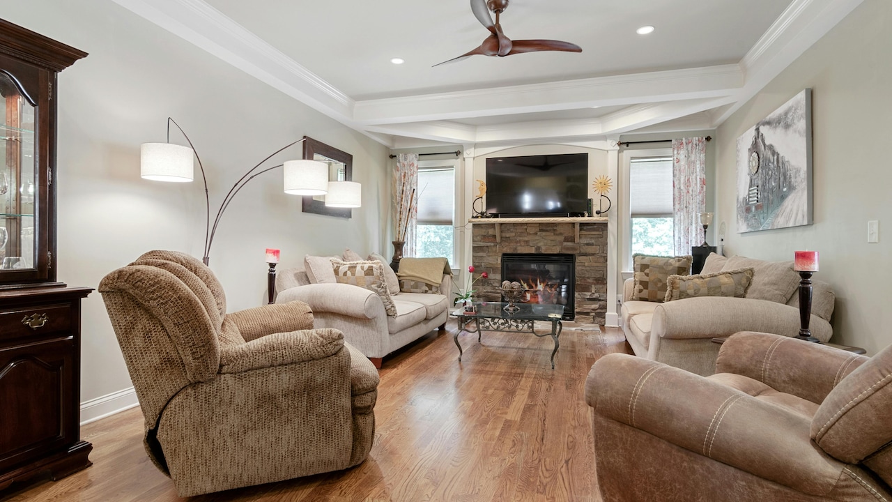 Manual Vs Motorised Recliners: What Suits Small Homes Better