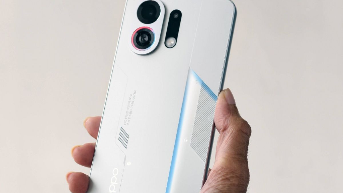 Oppo K15 Turbo Pro स्पेसिफिकेशन लीक: मोठा कॅमेरा आणि MediaTek Dimensity 9500s अपेक्षित