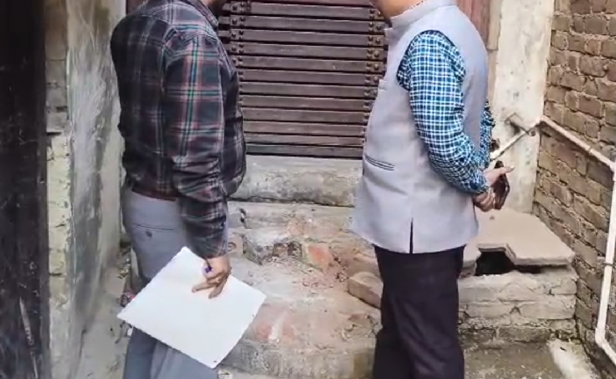 संभल में सिटी मजिस्ट्रेट को दिखी कुएं जैसी संरचना, राजस्व विभाग को मौके पर बुलाया और दिया यह सख्त निर्देश