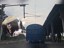 बारात में आया नाबालिग रील बनाने को मालगाड़ी पर चढ़ा, करंट लगा; हालत गंभीर होने पर इंदौर रेफर