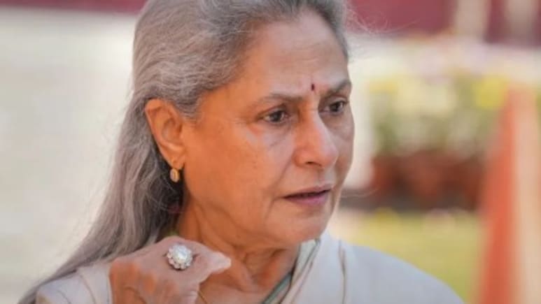 Paparazzi Hit Back At Jaya Bachchan's '<i>Gandi</i> Pant' Remark: "<i>Inki</i> Family <i>Ko</i> Boycott <i>Karte Hain</i>"