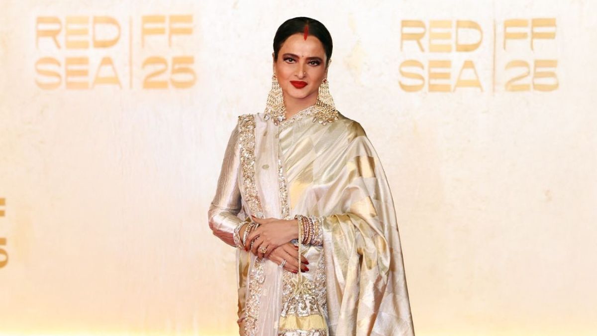Rekha Makes A Statement In A Timeless Kanjivaram Silk Saree At Red Sea Film Festival