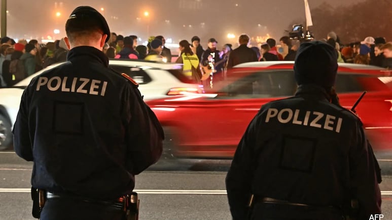 Paris Metro Stabbings Suspect Moved To Psychiatric Hospital