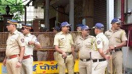 Navi Mumbai News: &lsquo;30 हजार द्या आणि घरी बसा? नवी मुंबईत पोलिसच घेतात पोलिसांकडून हप्ते? खळबळजनक प्रकरण समोर